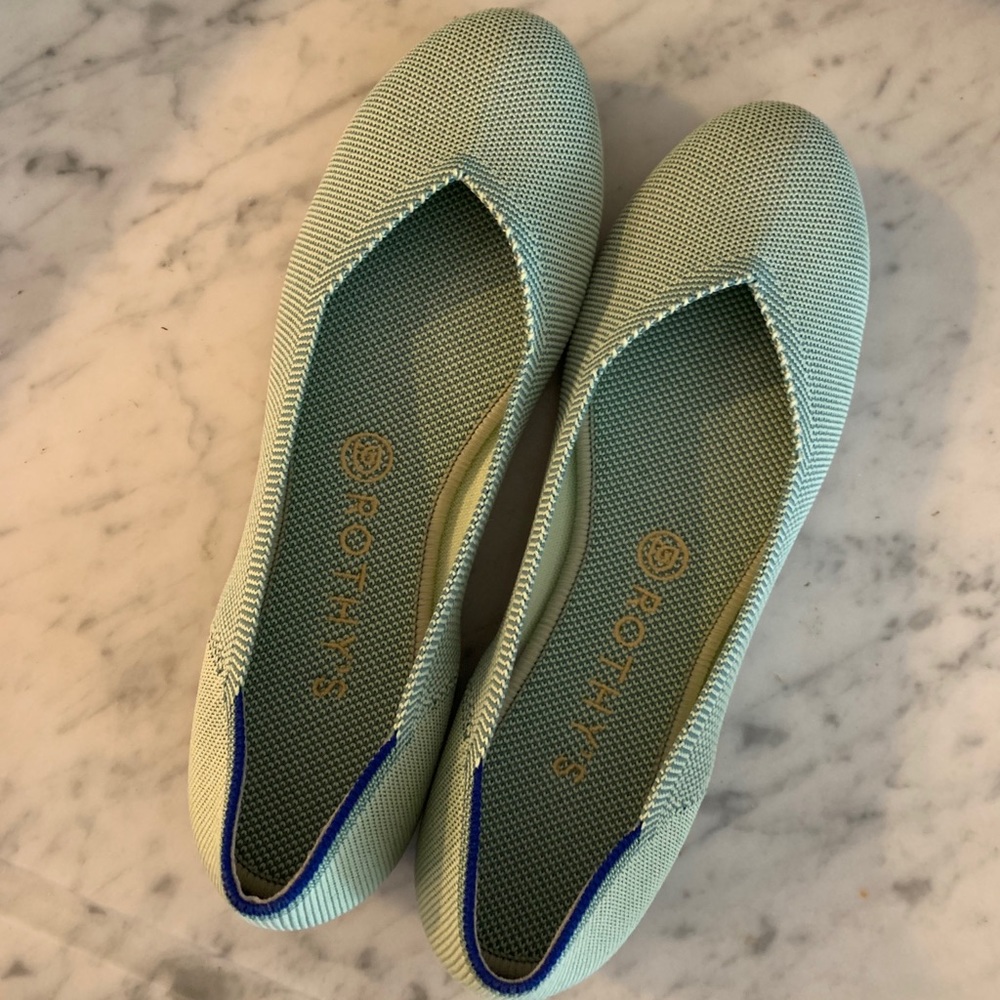 NWOT Rothys Mint Flat